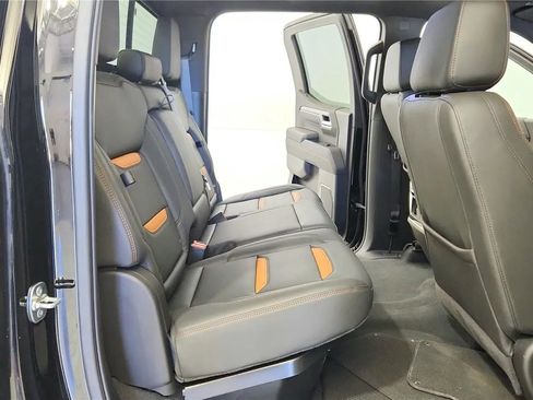 Used 2025 GMC Sierra 1500 AT4 w/ Technology Package AWD/4WD image 38