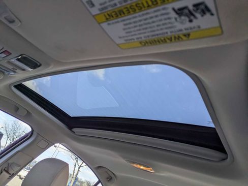 Used 2017 Subaru Legacy 2.5i Premium w/ Moonroof Package image 18