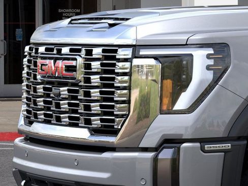 New 2026 GMC Sierra 3500 Denali w/ Denali Reserve Package AWD/4WD image 14