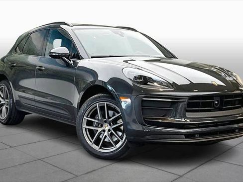 Used 2025 Porsche Macan AWD/4WD image 3