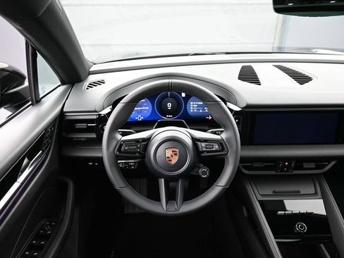 New 2026 Porsche Macan 4 Electric AWD/4WD image 18