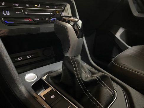 Used 2023 Volkswagen Tiguan SE w/ Panoramic Sunroof Package FWD image 63