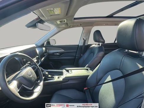 Used 2024 Toyota Grand Highlander XLE image 11
