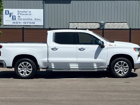 Used 2023 Chevrolet Silverado 1500 LTZ w/ LTZ Convenience Package II AWD/4WD image 3