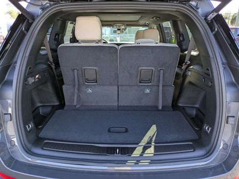 New 2025 Jeep Grand Cherokee L Limited w/ Luxury Tech Group II image 13