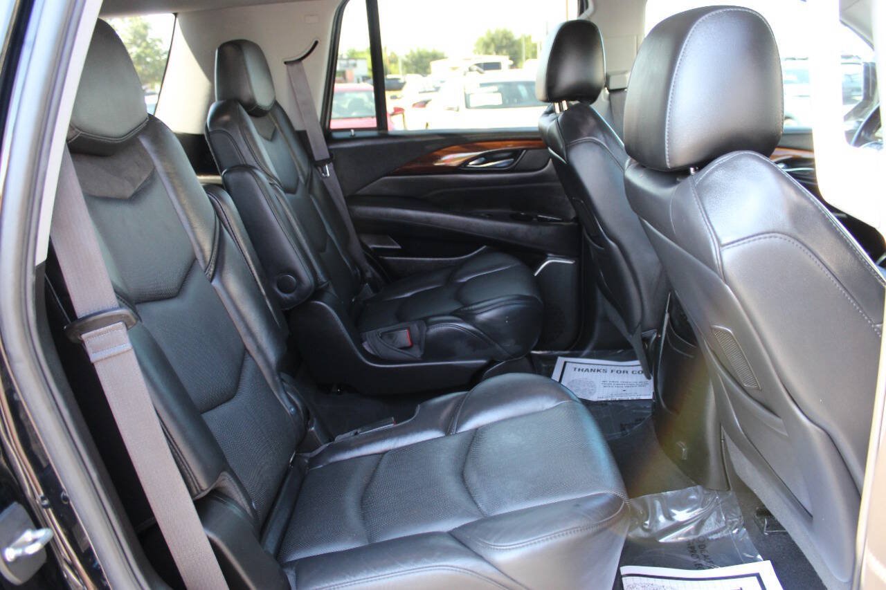 Used 2017 Cadillac Escalade Premium Luxury RWD image 11