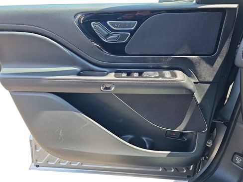 Used 2023 Lincoln Aviator AWD w/ Premium Package image 26