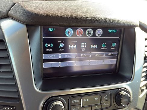 Used 2018 Chevrolet Suburban LT w/ Luxury Package image 21