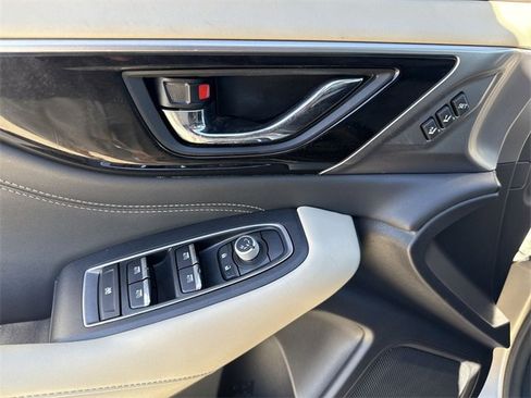 Used 2020 Subaru Outback Limited image 17