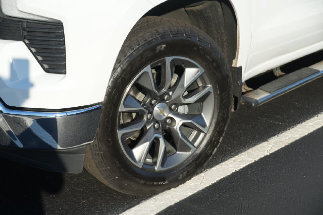 Used 2025 Chevrolet Silverado 1500 LT AWD/4WD image 8
