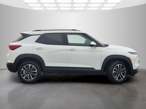New 2026 Chevrolet TrailBlazer LT w/ Convenience Package image 3