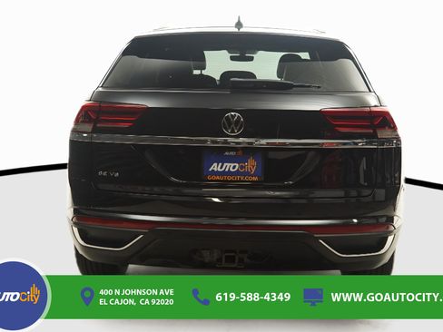 Used 2022 Volkswagen Atlas Cross Sport SE FWD image 12