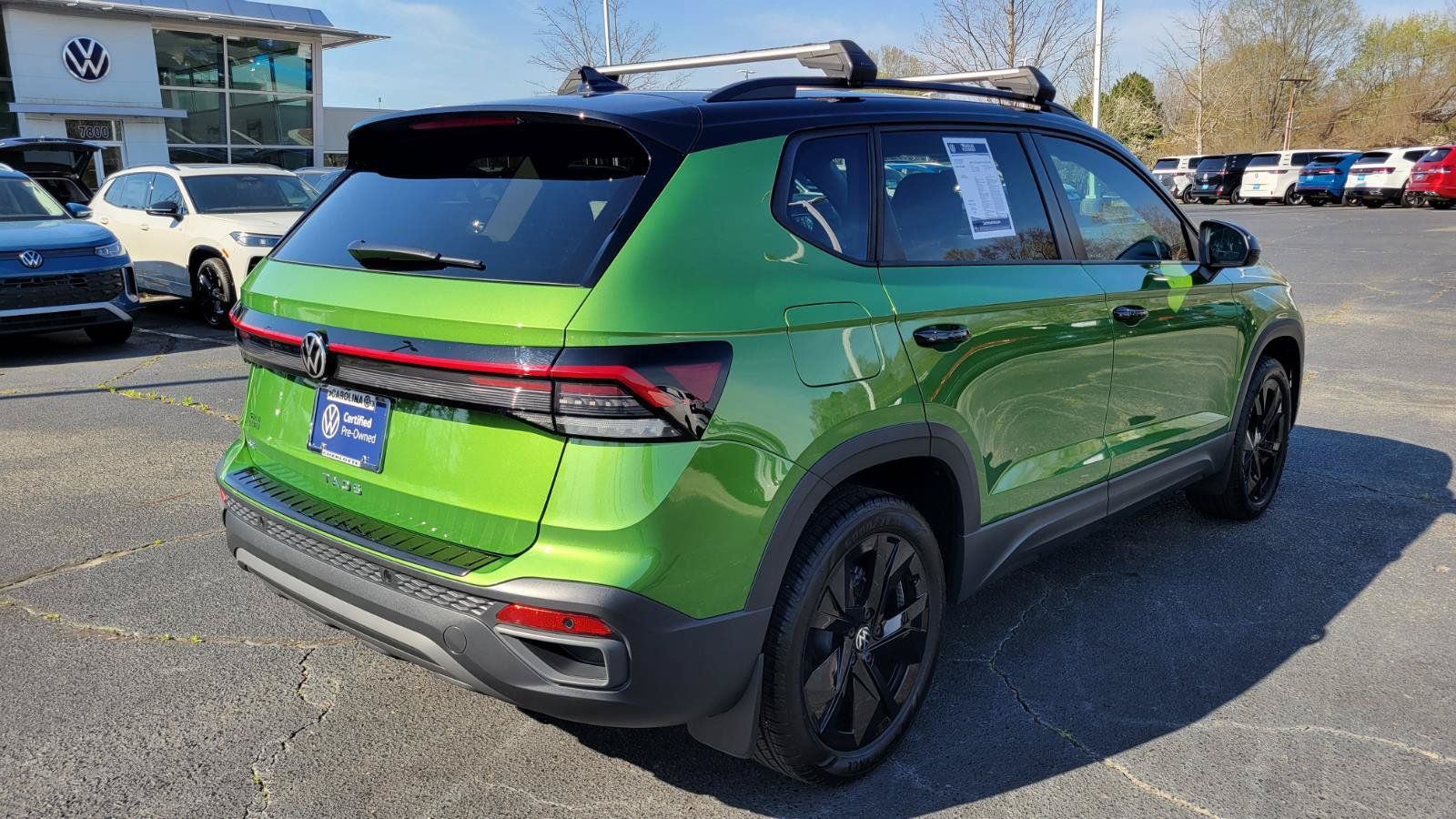 Used 2025 Volkswagen Taos SE w/ Taos Adventure Package (SXB) FWD image 5