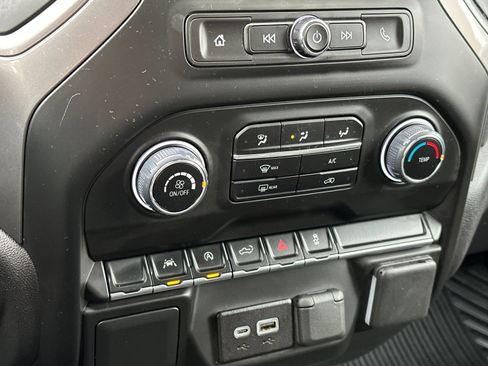 Used 2025 Chevrolet Silverado 1500 Custom image 22