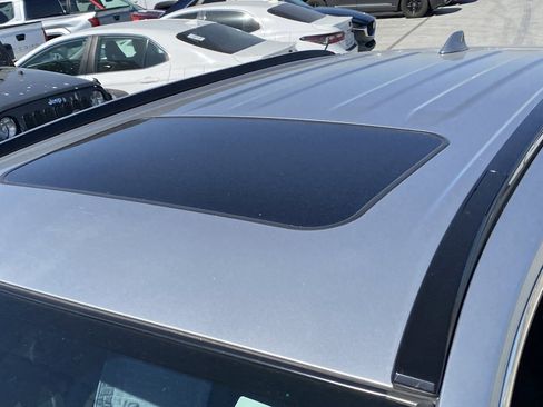 Used 2024 Toyota RAV4 SE w/ Convenience Package image 4