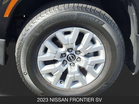 Used 2023 Nissan Frontier SV w/ Technology Package RWD image 11
