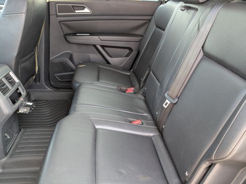 Used 2019 Volkswagen Atlas SE w/ Towing Package FWD image 14