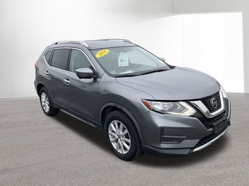 Used 2018 Nissan Rogue SV w/ Sun & Sound Touring Package AWD/4WD image 3