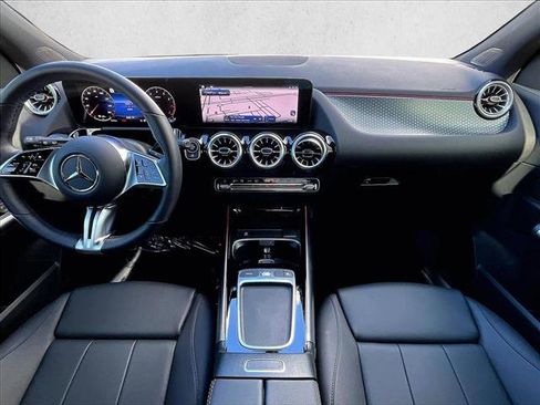 Used 2025 Mercedes-Benz GLA 250 image 16