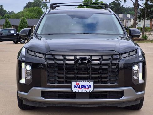 Used 2023 Hyundai Palisade Limited FWD image 2