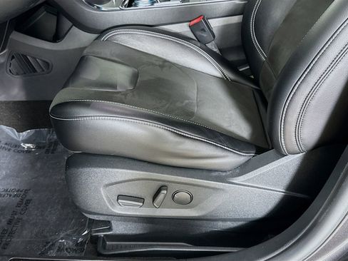 Used 2020 Ford Edge ST image 20