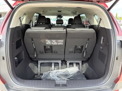 New 2026 Kia Carnival EX FWD image 24