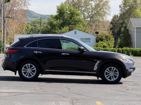 Used 2017 INFINITI QX70 AWD w/ Premium Package image 4