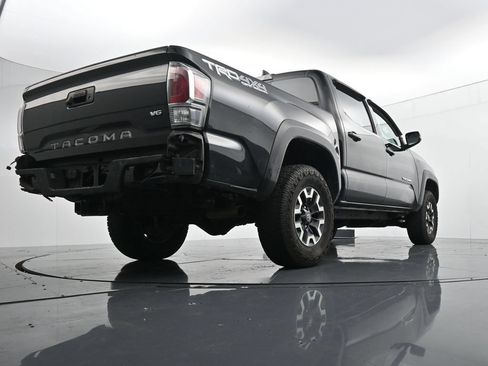 Used 2022 Toyota Tacoma TRD Off-Road w/ Technology Package AWD/4WD image 33