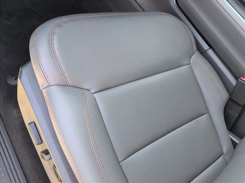 New 2025 Ford Expedition Active image 3