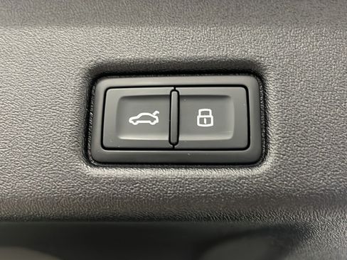 Used 2025 Audi SQ5 Premium Plus AWD/4WD image 26