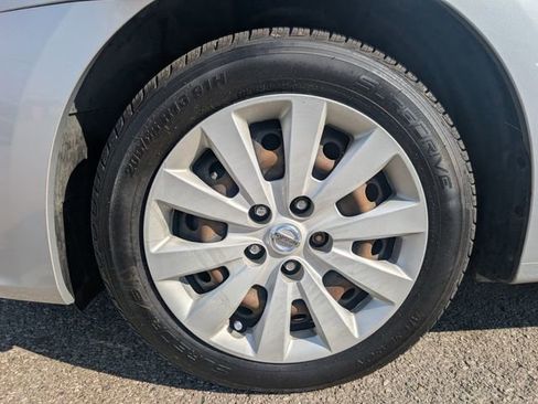 Used 2017 Nissan Sentra SV FWD image 28