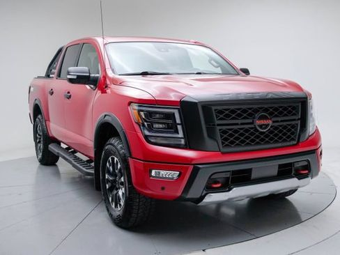 Used 2021 Nissan Titan PRO-4X w/ Pro-4x Convenience Package AWD/4WD image 9