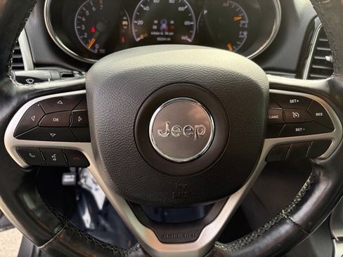 Used 2020 Jeep Grand Cherokee Altitude image 22