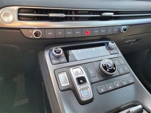 Used 2025 Hyundai Palisade Calligraphy image 11