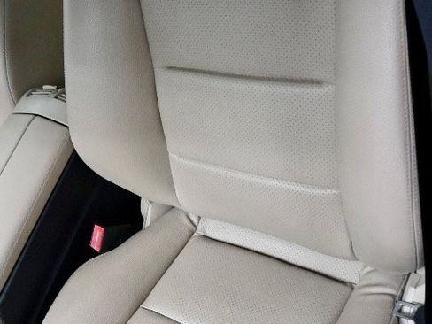 Used 2012 Mercedes-Benz E 350 4MATIC Sedan image 4