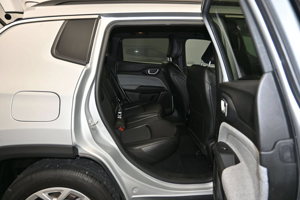 Used 2024 Jeep Compass Latitude AWD/4WD image 24