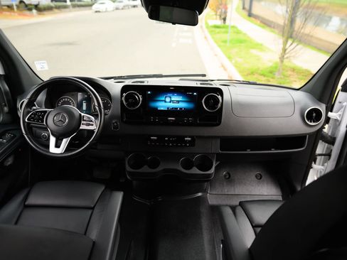 Used 2024 Mercedes-Benz Sprinter 2500 image 26