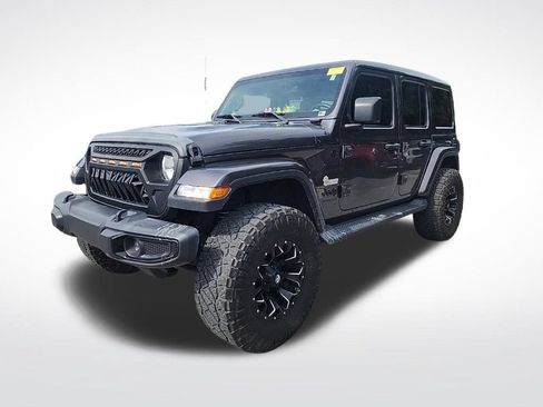 Used 2021 Jeep Wrangler Unlimited Sahara AWD/4WD image 2