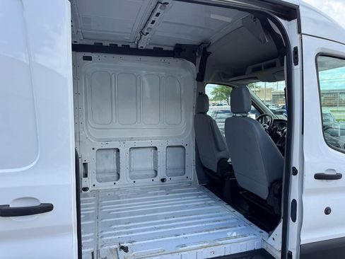 Used 2016 Ford Transit 250 148 Medium Roof RWD image 28