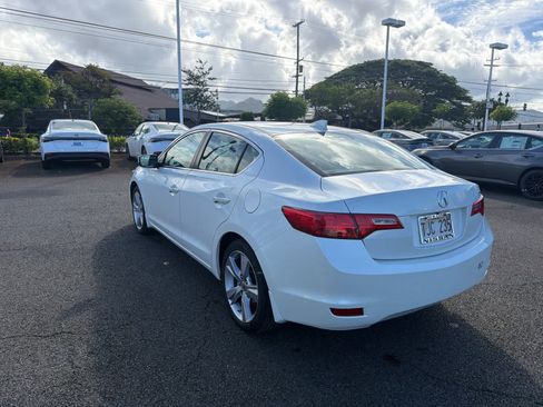 Used 2015 Acura ILX w/ Technology Package FWD image 4