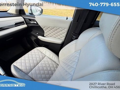 Used 2022 Mitsubishi Outlander SEL image 11