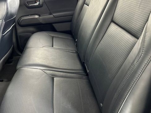 Used 2021 Toyota Tacoma TRD Sport w/ TRD Premium Sport Package image 19