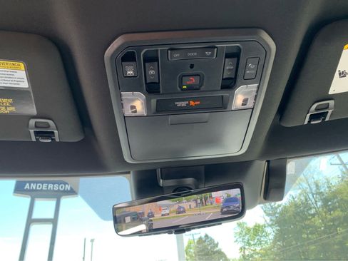 Used 2024 Toyota Tundra Platinum AWD/4WD image 22