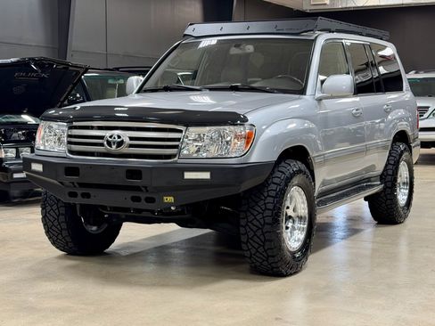 Used 2006 Toyota Land Cruiser AWD/4WD image 2