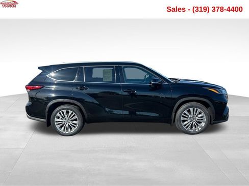 Used 2023 Toyota Highlander Platinum AWD/4WD image 6