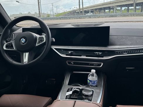 Used 2026 BMW X7 xDrive40i w/ M Sport Package AWD/4WD image 10