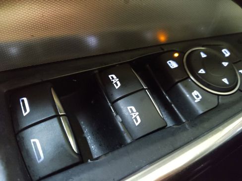 Used 2019 Cadillac XT4 Premium Luxury w/ Technology Package image 27