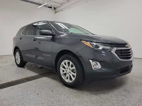 Used 2020 Chevrolet Equinox LT image 2