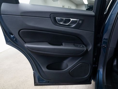 Used 2023 Volvo XC60 B5 Plus w/ Protection Package Premier image 19