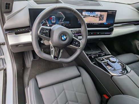 Used 2026 BMW 530i w/ M Sport Package RWD image 10
